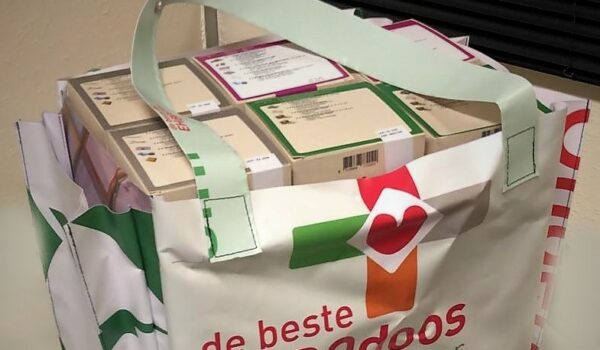 Dokwurk maakt tassen van oude banners