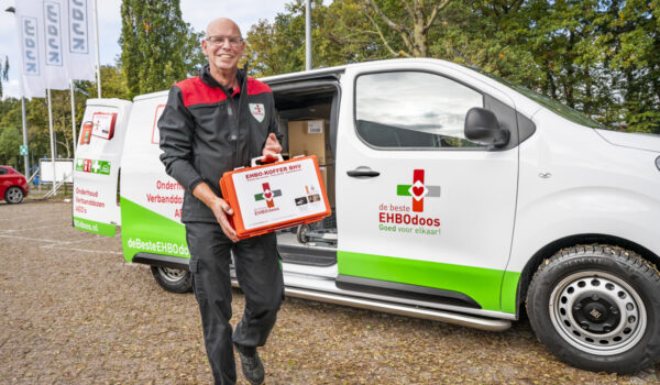 Hans (63) invaller bij deBesteEHBOdoos: ‘Werken is voor mij geen straf’