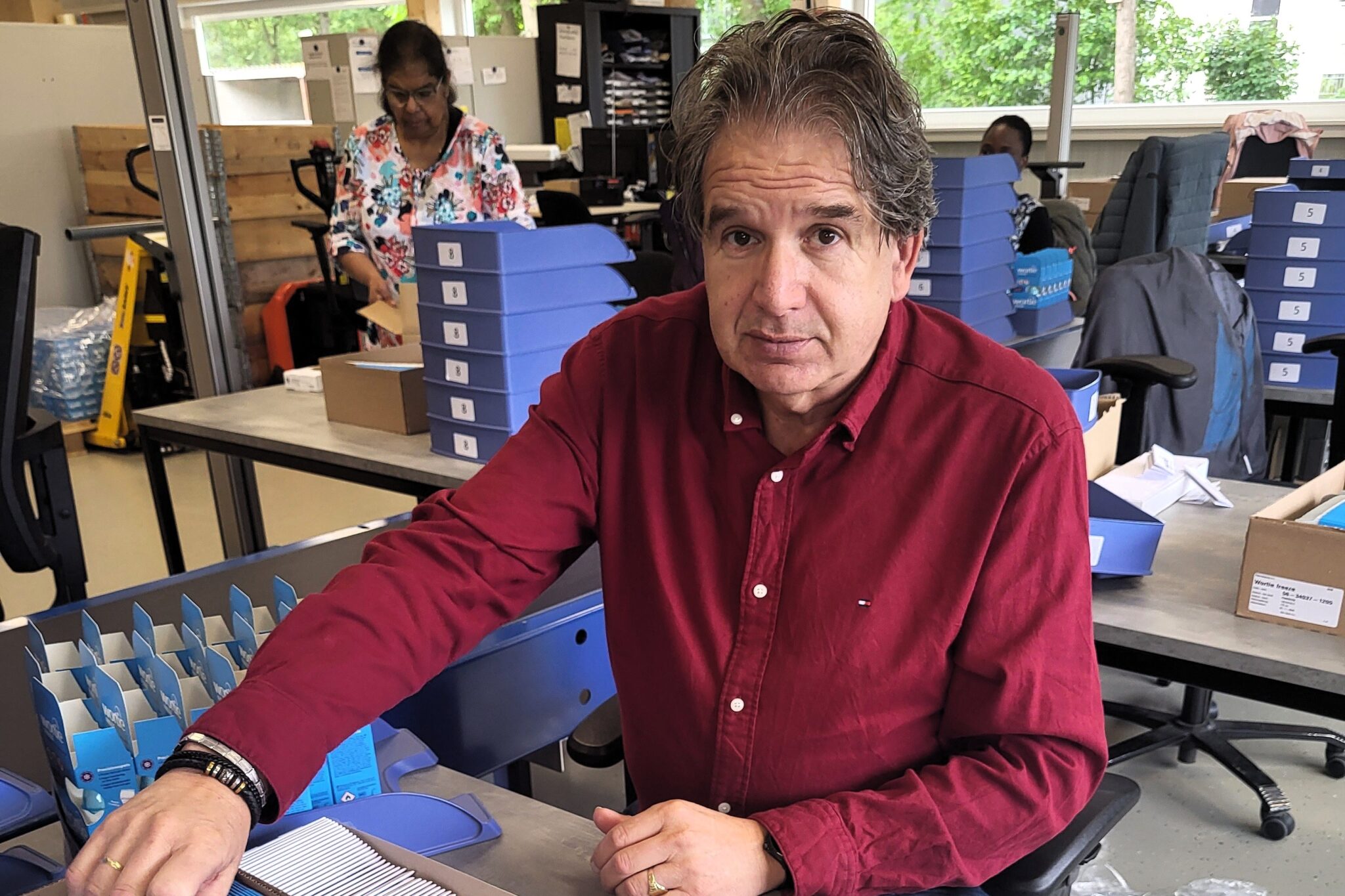 Locatiemanager Bart Smidts aan het werk bij Wedeka